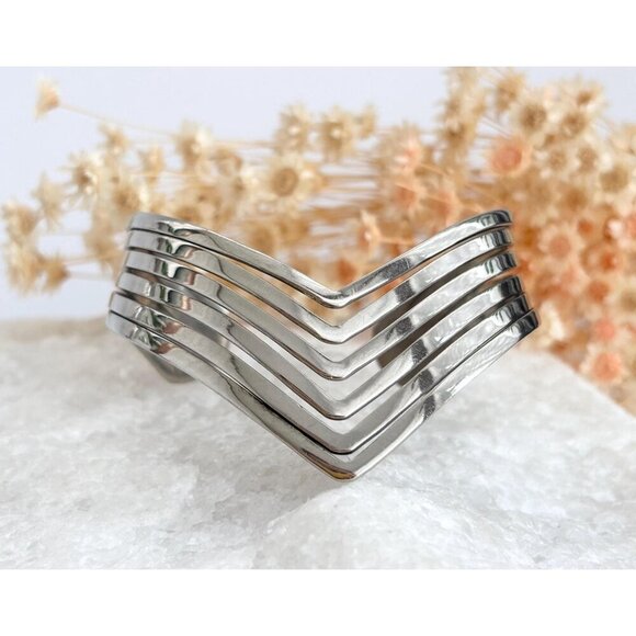Chevron Shaped Multi Sectioned Chunky Vintage Silver Toned Classic Cuff Bracelet - Picture 1 of 10